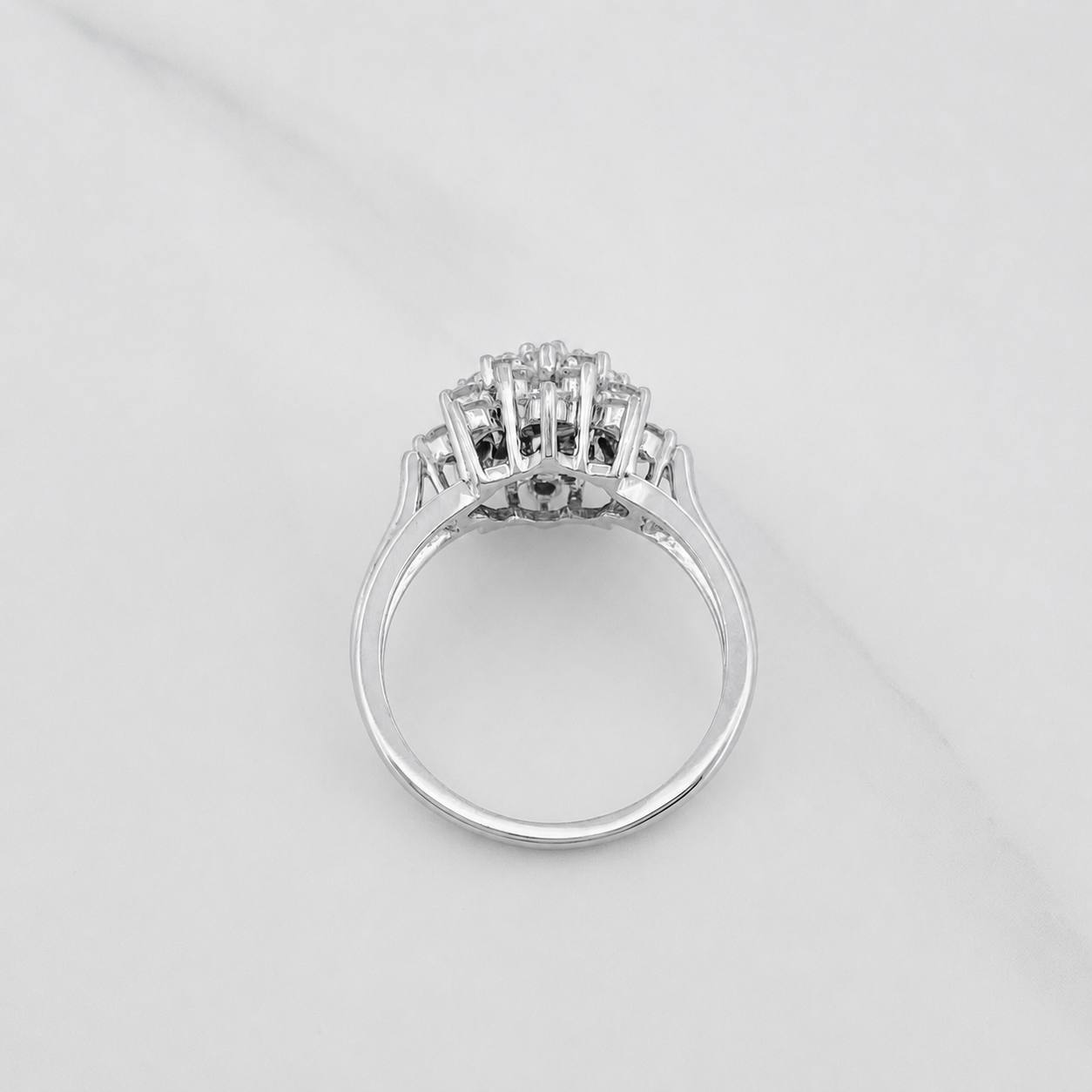 Anillo Flor Diamantes 1.04 Qts 5 g / T6 3/4 Oro Blanco 18K