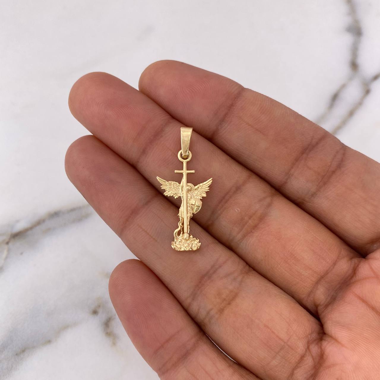 Dije San Miguel Arcangel 1.2gr / 2.8cm / Oro Amarillo 18K #