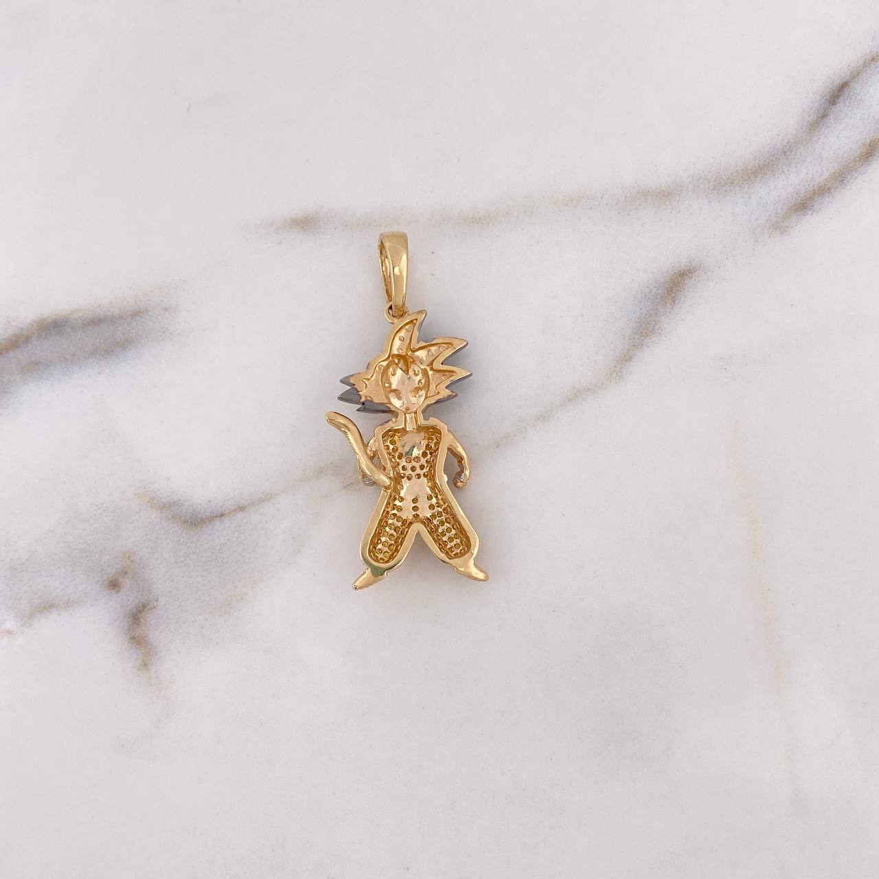 Dije Goku 6.6gr / 4.2cm / Circones Amarillos Dos Oros Amarillo Blanco 18K $