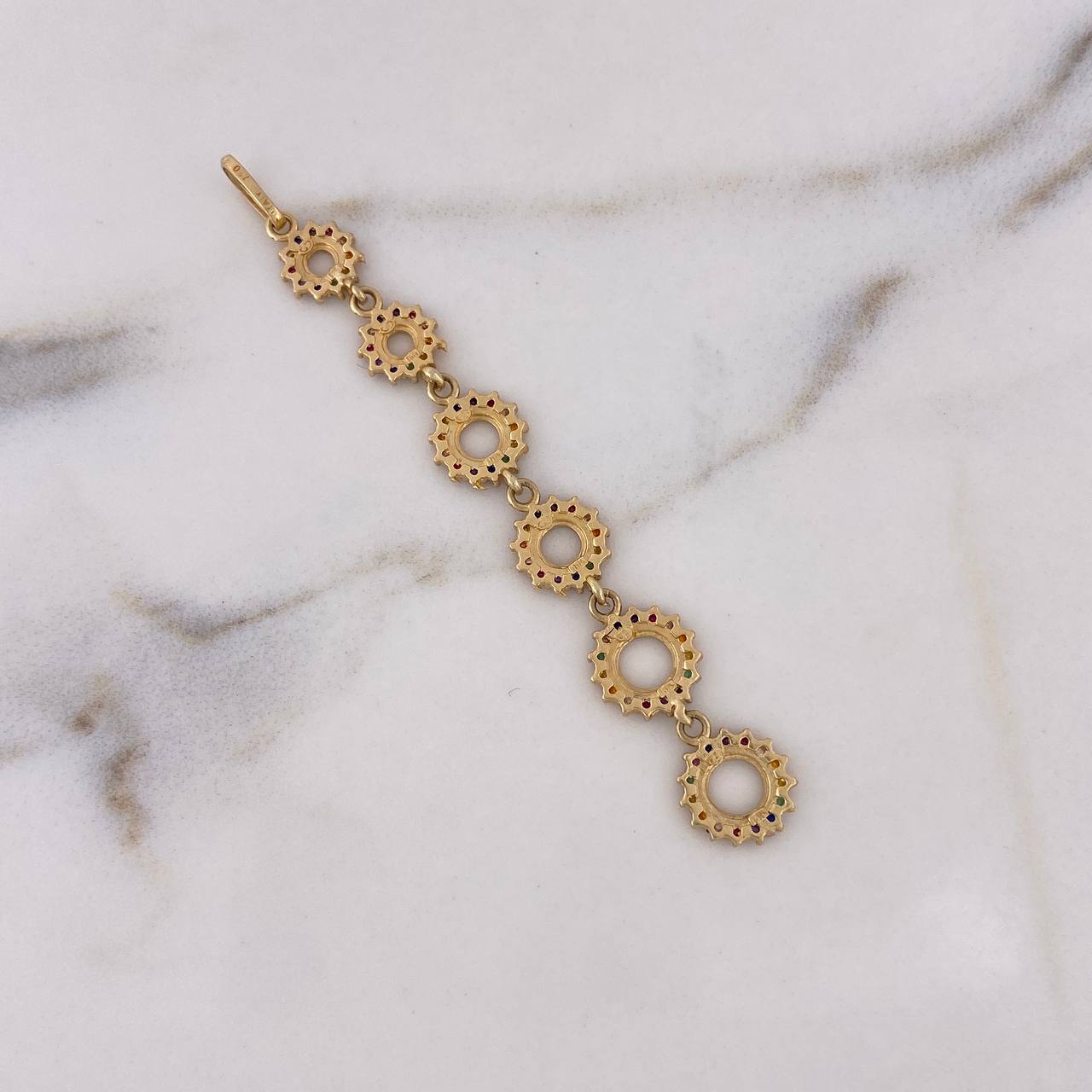 Dije Piñones 3.5gr / 7.4cm / Circones Colores Oro Amarillo 18K $