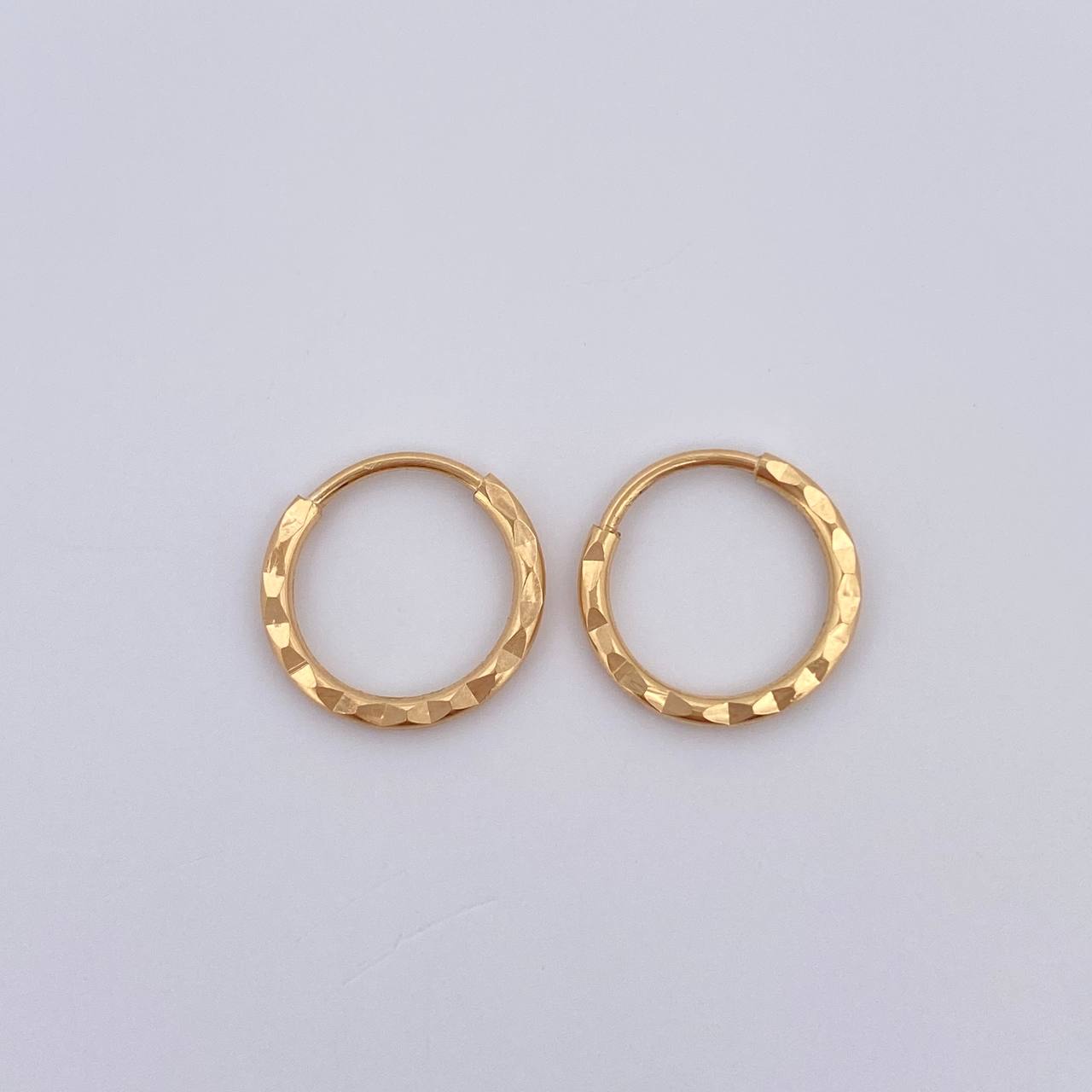 Candongas Aro Rayado 0.45gr / 1cm / Oro 18K &