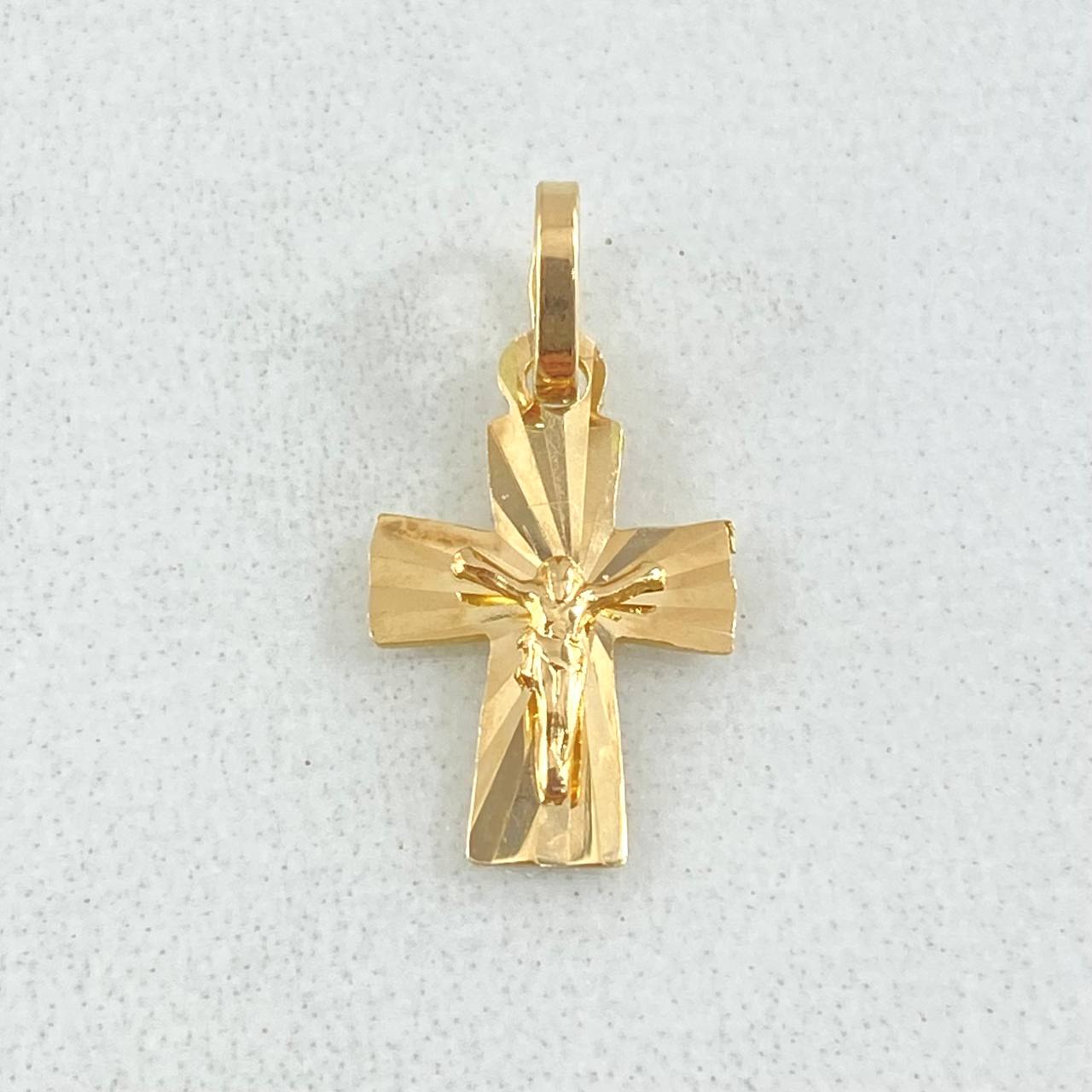 Dije Cruz Cristo 0.55gr / 1.7cm / Oro 18K