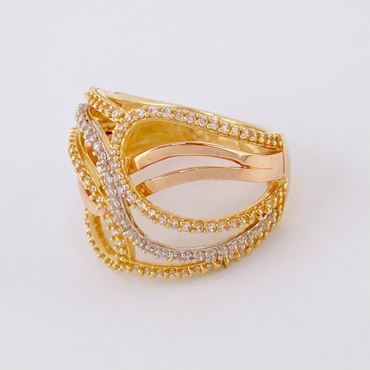 Anillo Olas Cruzadas 6.6g / T6 1/4 Tres Oros 18K