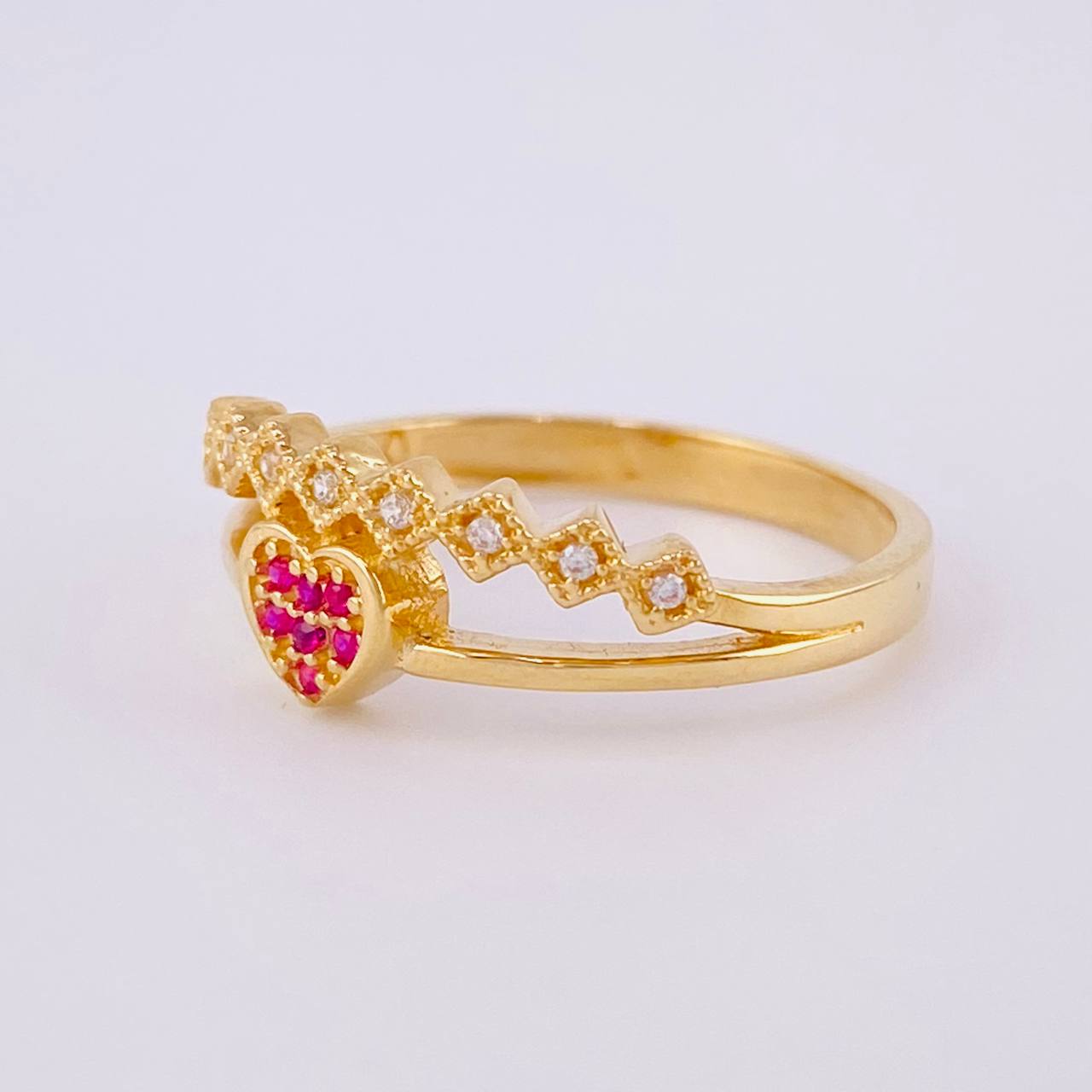 Anillo Corazón Chispeado 3.1g / T7 3/4 Oro Amarillo 18K