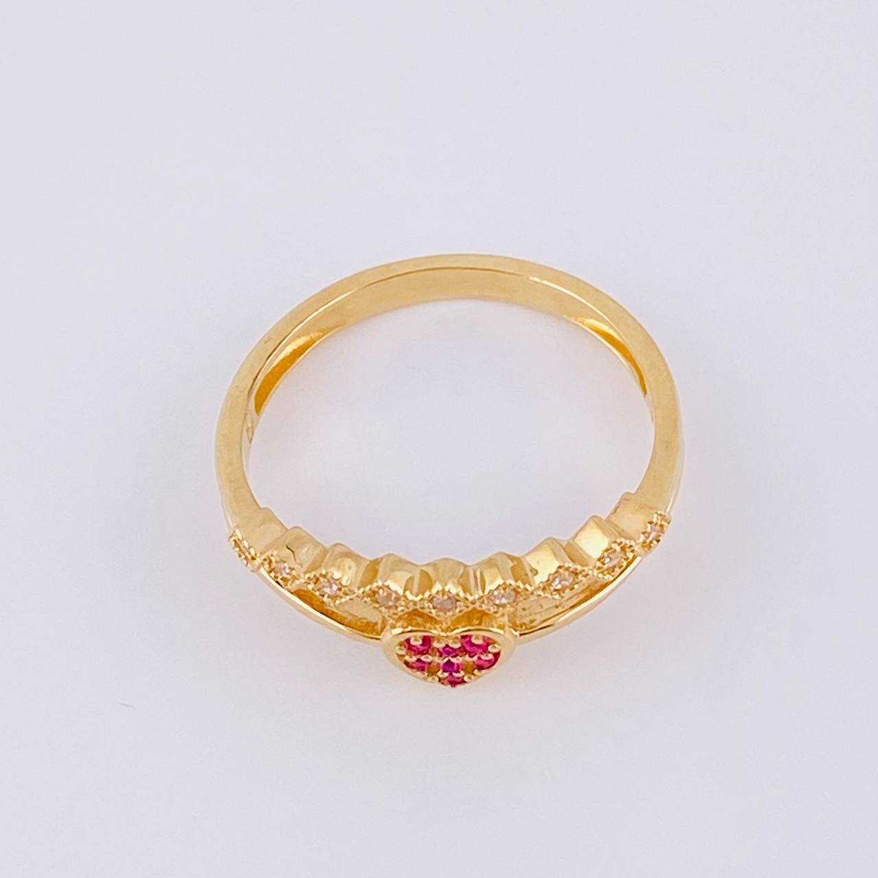 Anillo Corazón Chispeado 3.1g / T7 3/4 Oro Amarillo 18K