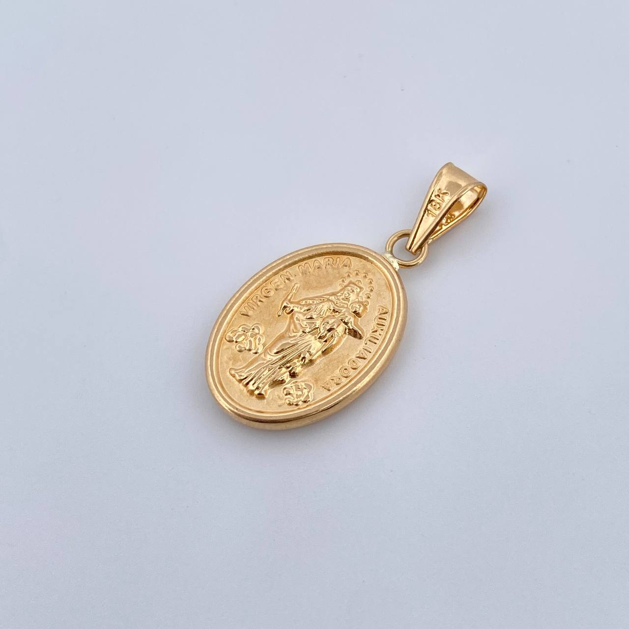 Dije Virgen Maria auxiliadora 1.65gr / 3.1cm / Troquelado Oro Amarillo 18K &