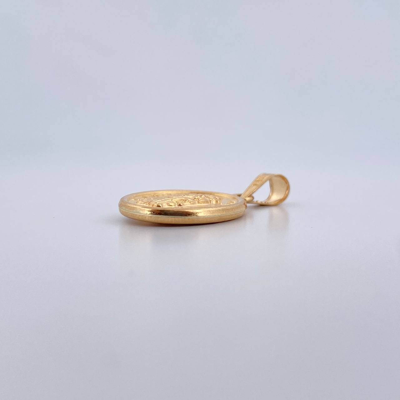 Dije Virgen Maria auxiliadora 1.65gr / 3.1cm / Troquelado Oro Amarillo 18K &