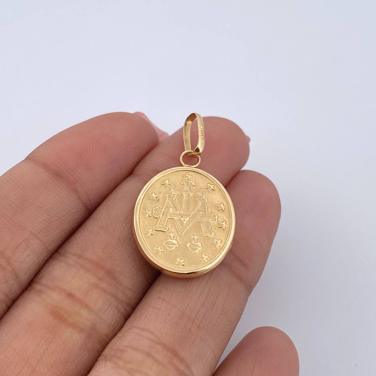 Dije Virgen Milagrosa 1.95gr / 3.2cm / Troquelado Oro Amarillo 18K &