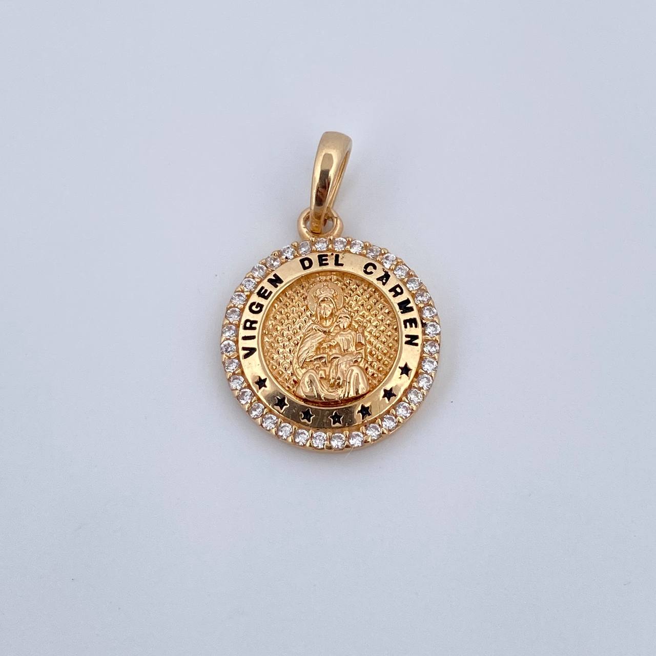 Dije Virgen Del Carmen 2.25gr / 2.1cm / Circones Blancos Dos Oros Negro Amarillo 18K &
