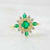 Anillo Flor Estrellada 1.85gr / T7 1/4 / Oro Amarillo 18K ©