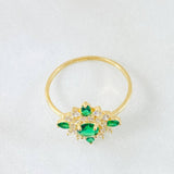Anillo Flor Estrellada 1.85gr / T7 1/4 / Oro Amarillo 18K ©
