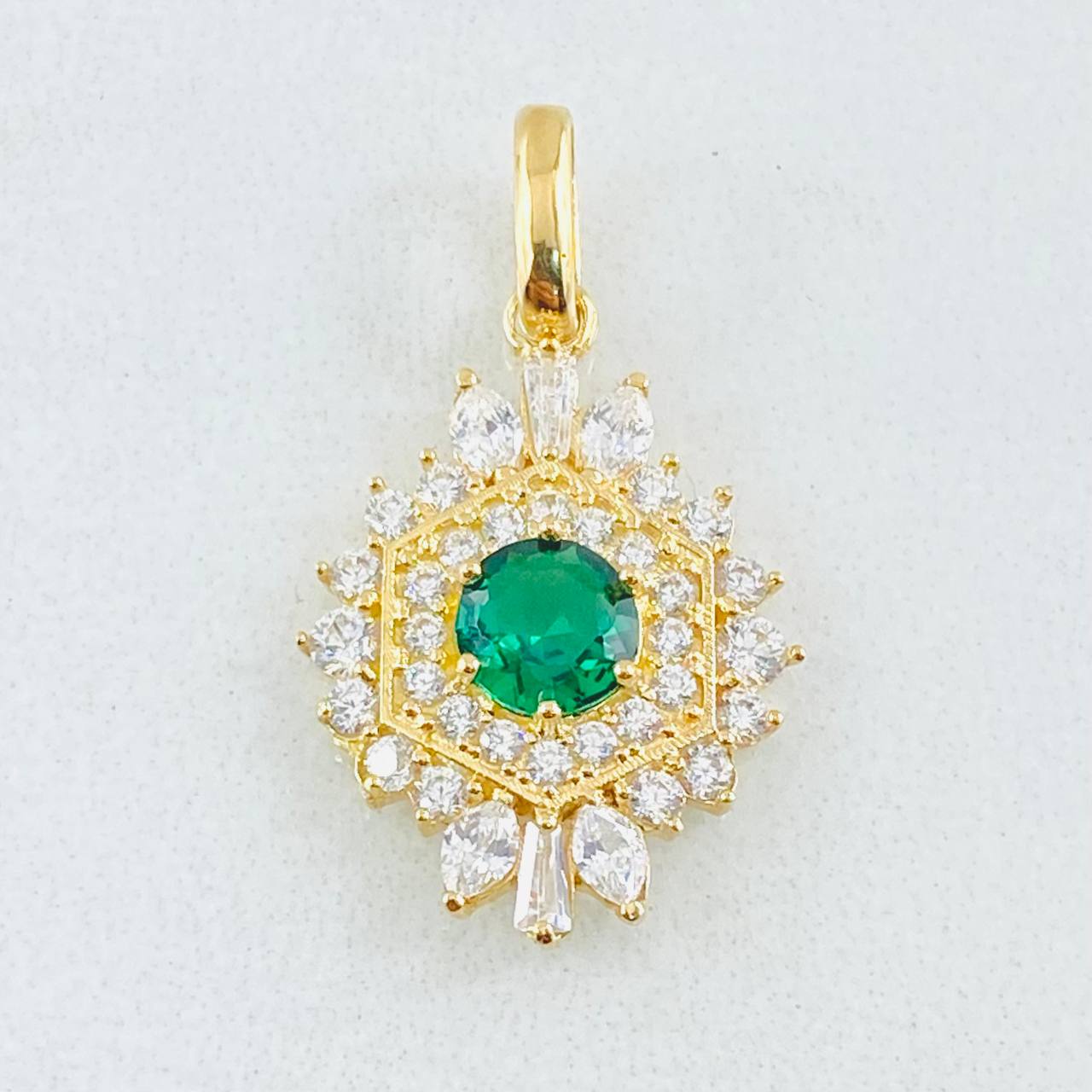 Dije Nevada Hexagonal 1.8gr / 2.5cm / Oro Amarillo 18K ©