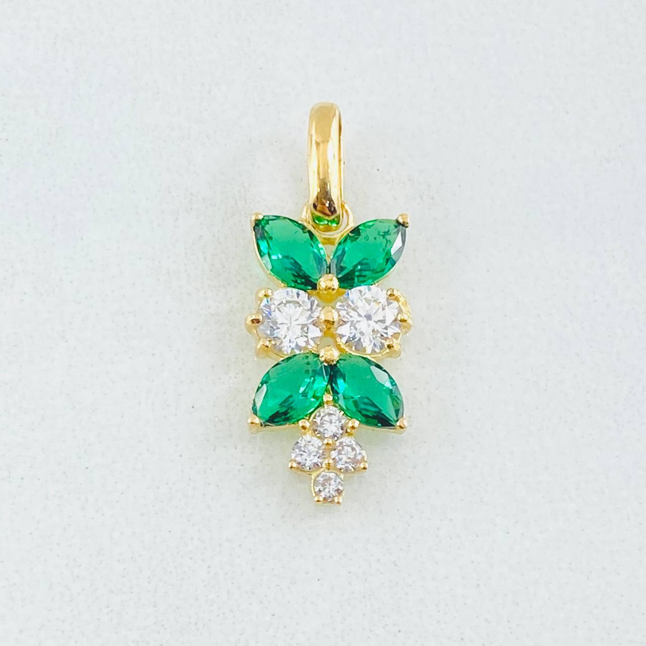 Dije Espiga Seguida 1.25gr / 2.2cm / Oro Amarillo 18K ©