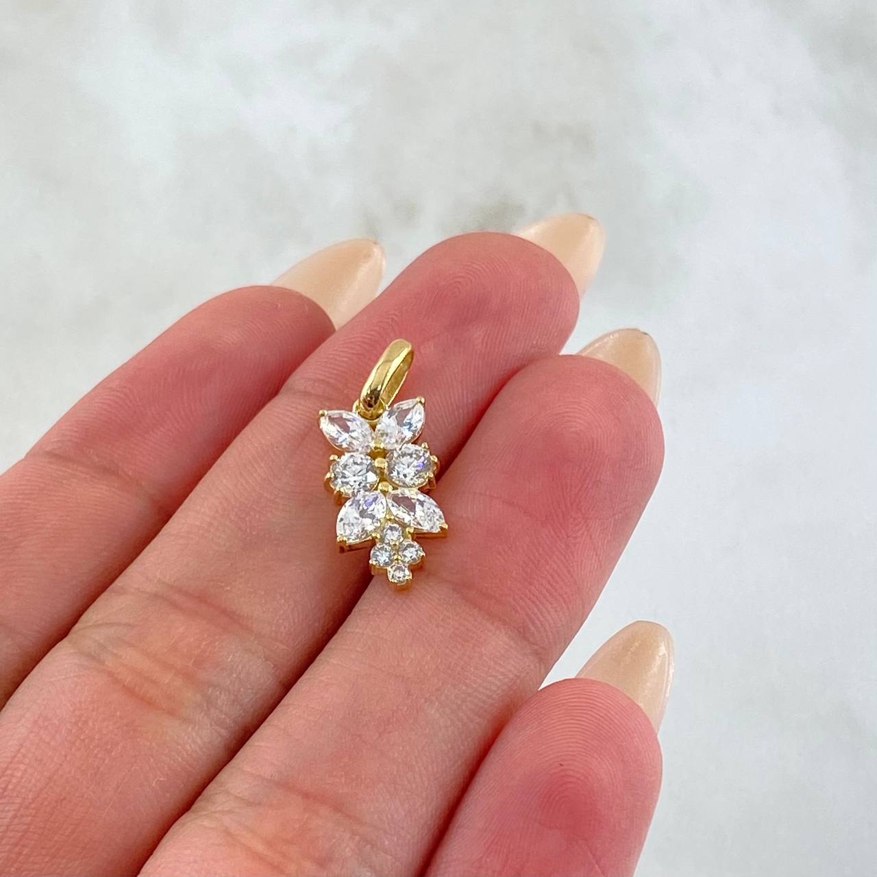 Dije Espiga Seguida 1.35gr / 2.2cm / Oro Amarillo 18K ©