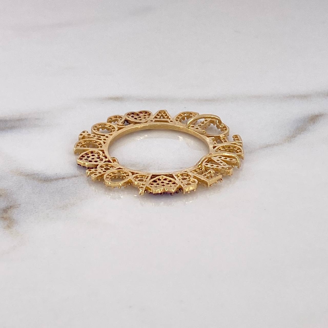 Dije Bendecida Por Dios 5.8gr / 3.6cm / Circones Blancos Fucsias Oro Amarillo 18K $