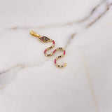 Dije Serpiente  1.7gr / 3.8cm / Circones Negros-Blancos-Fucsias Oro Amarillo 18K $
