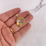 Dije Indio 6.05gr / 3.1cm / Circones Colores Dos Oros Amarillo Blanco 18K $