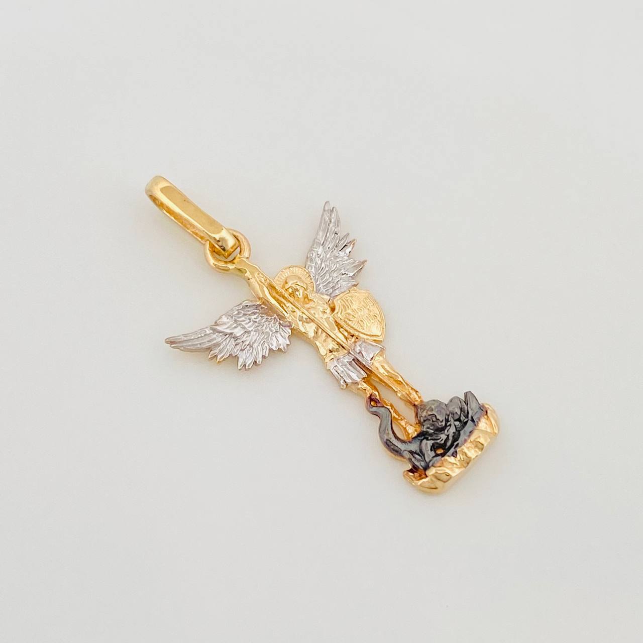 Dije San Miguel Arcángel 1.3 g / 2.5 cm Tres Oros 18K