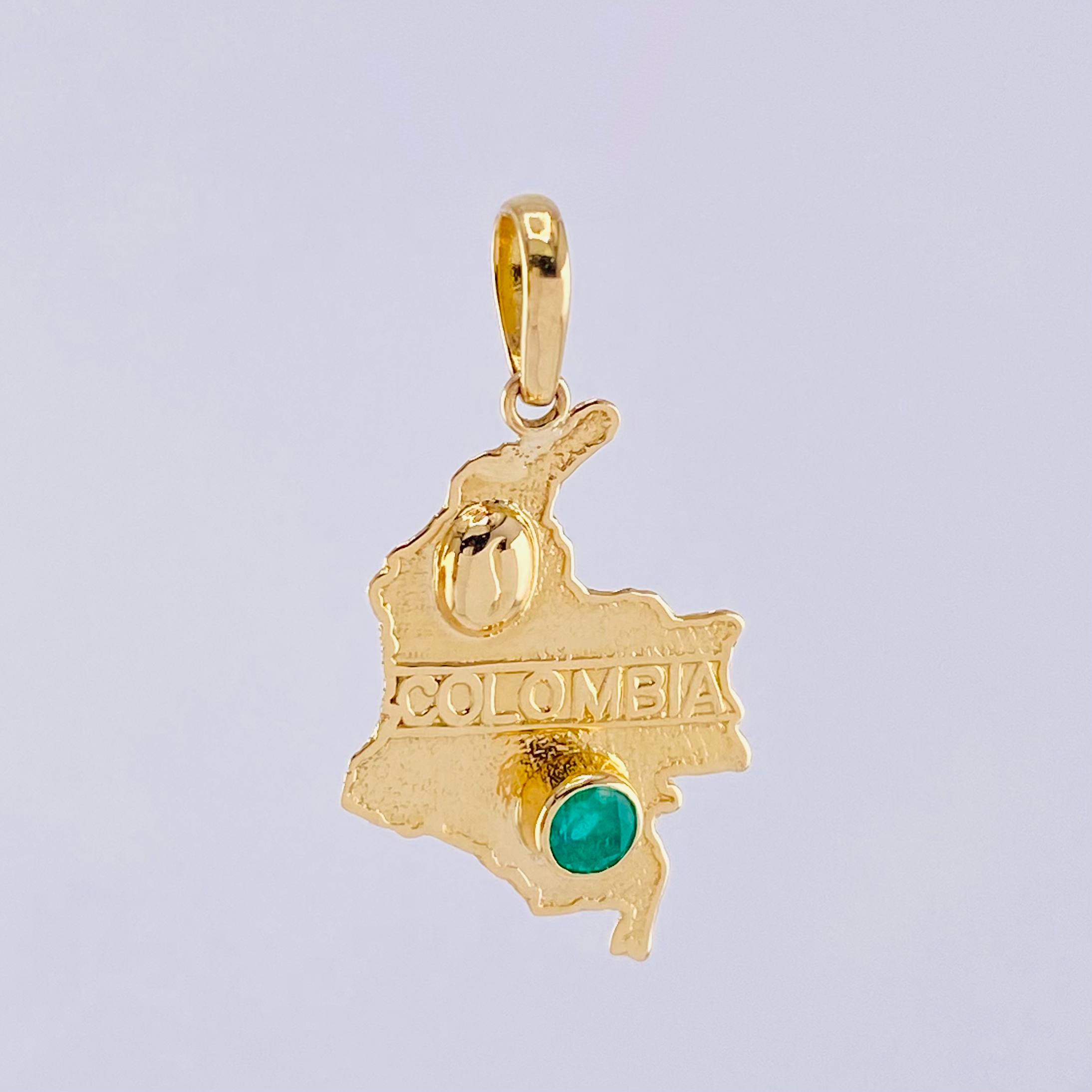 Dije Mapa De Colombia Esmeralda 46Pts 2.3 g / 4.7 cm Oro Amarillo 18K