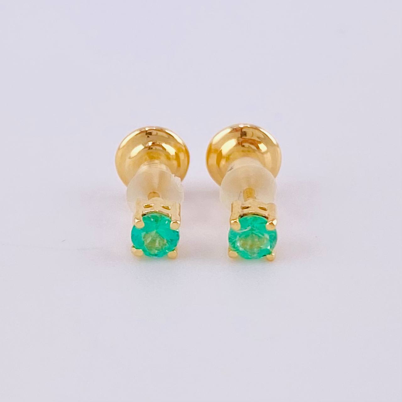 Topos Cuatro Garras Esmeralda 15Pts 0.65 g / 1.5 mm Oro Amarillo 18K