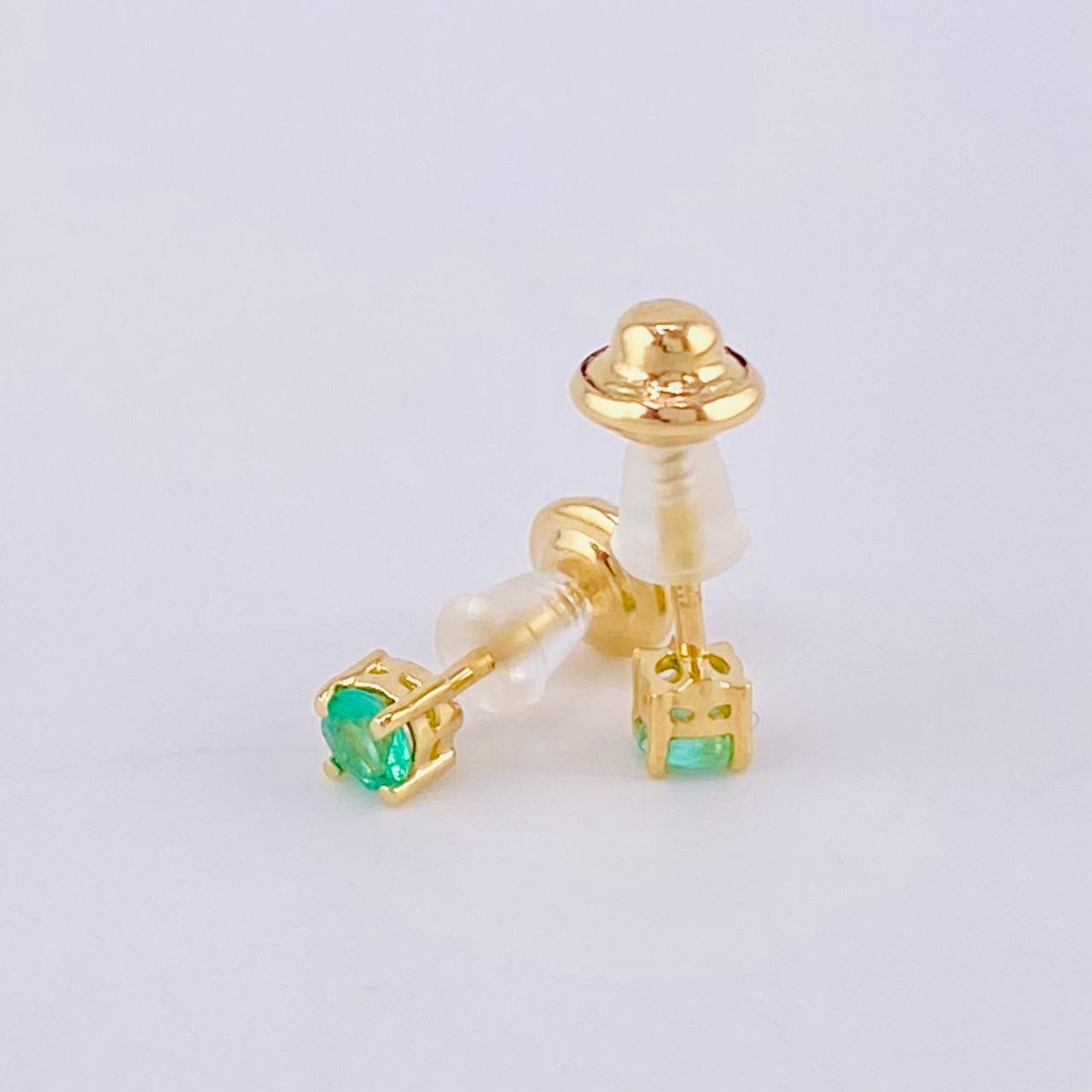 Topos Cuatro Garras Esmeralda 15Pts 0.65 g / 1.5 mm Oro Amarillo 18K
