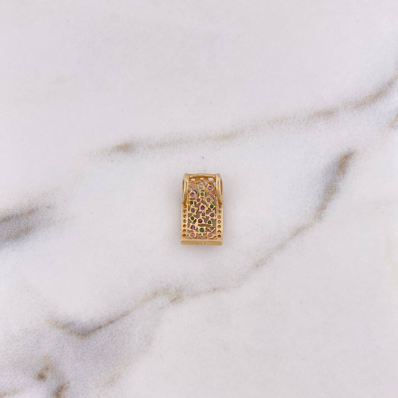 Dije Rectangular 1.4gr / 1.4cm / Circones Colores Oro Amarillo 18K $