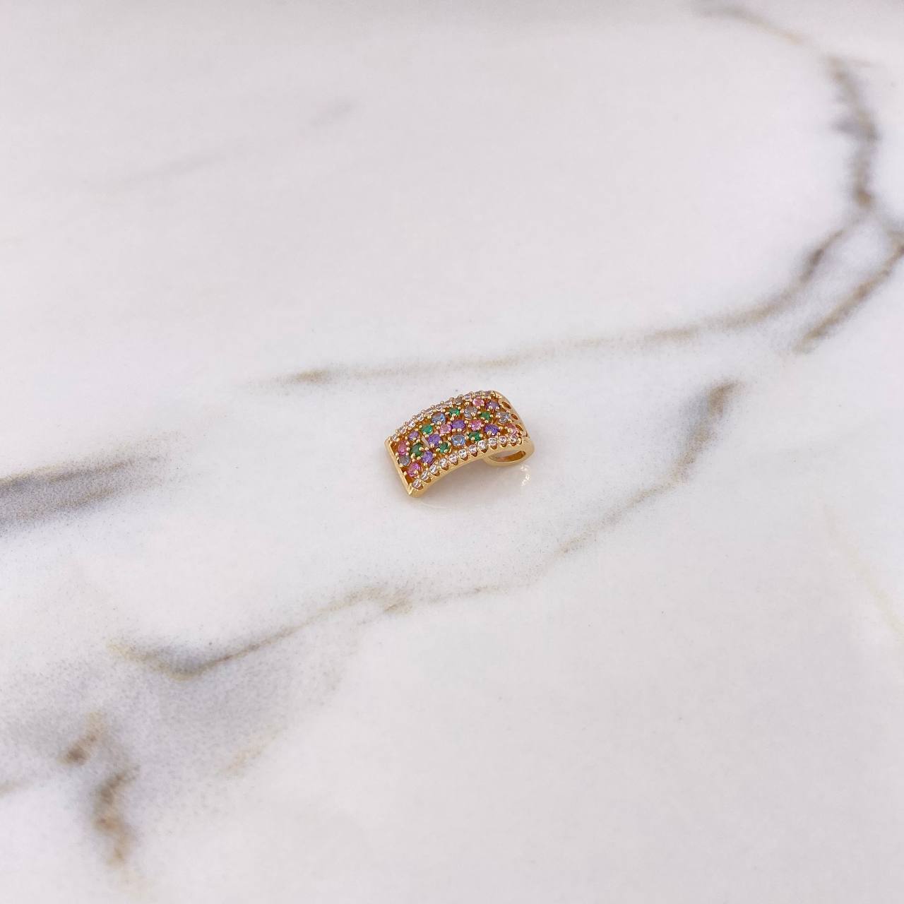 Dije Rectangular 1.4gr / 1.4cm / Circones Colores Oro Amarillo 18K $