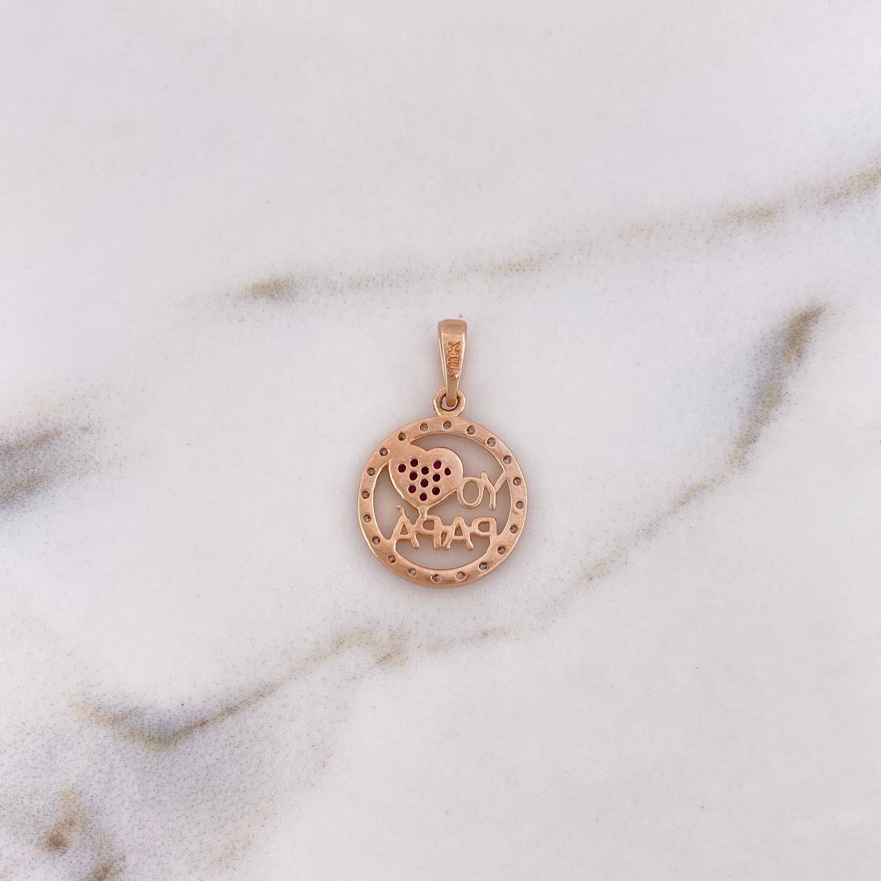 Dije Yo Amo a Papá 1.9gr / 2.1cm / Circones Blancos Fucsias Oro Rosa 18K &