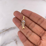 Dije Pez Espinas 1.95gr / 2.6cm / Circones Blancos Dos Oros Amarillo Blanco 18K $