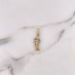 Dije Pez Espinas 1.95gr / 2.6cm / Circones Blancos Dos Oros Amarillo Blanco 18K $
