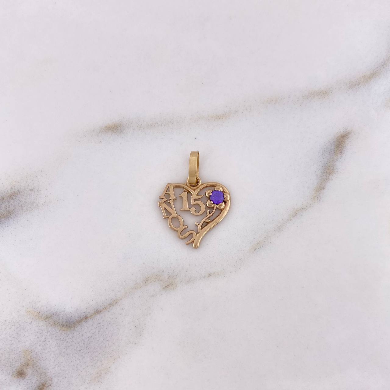 Dije 15 Años 1.2gr / 1.9cm / Circon Morado Oro Amarillo 18K #