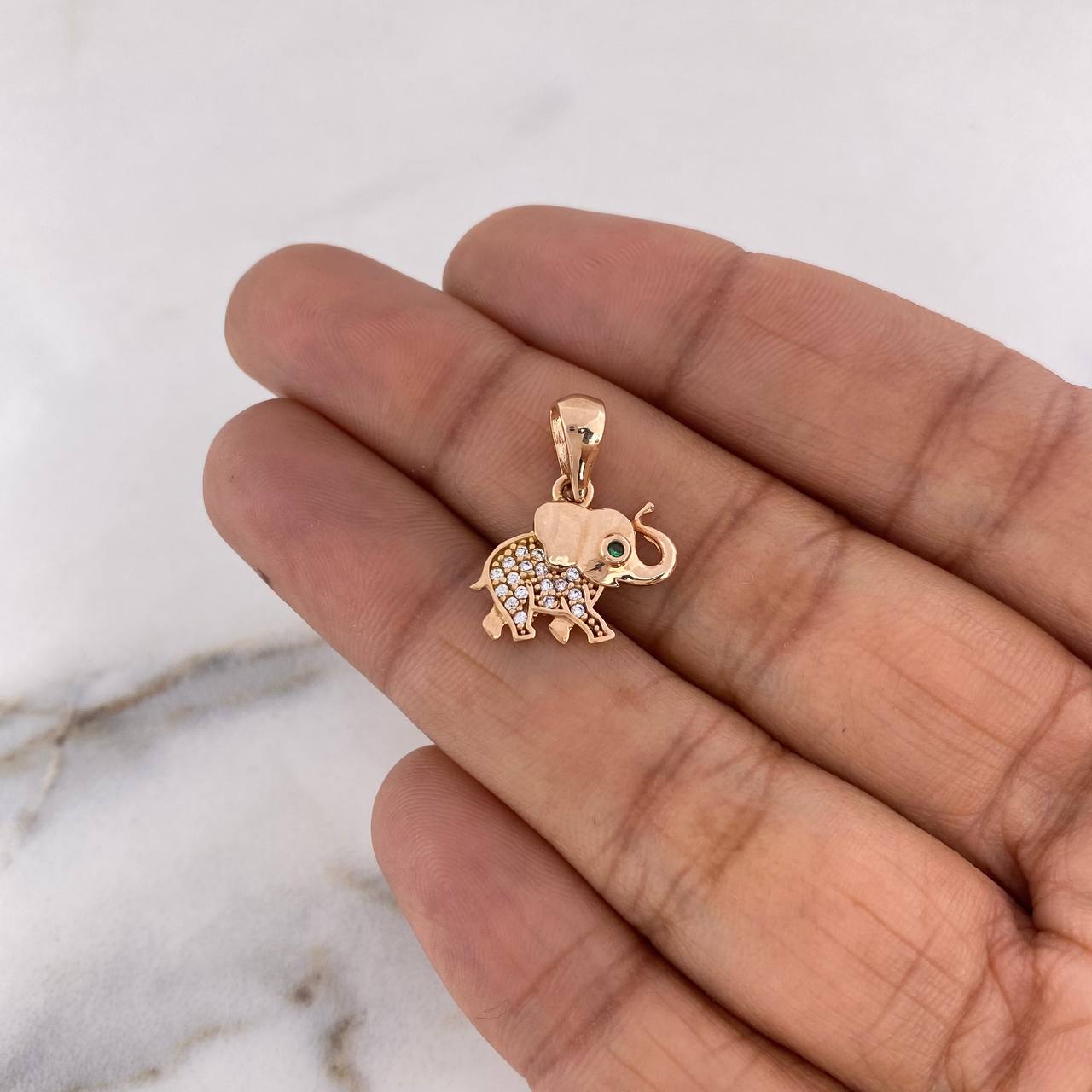 Dije Elefante 1.6gr / 1.8cm / Circones Blancos Verde Oro Rosa 18K $
