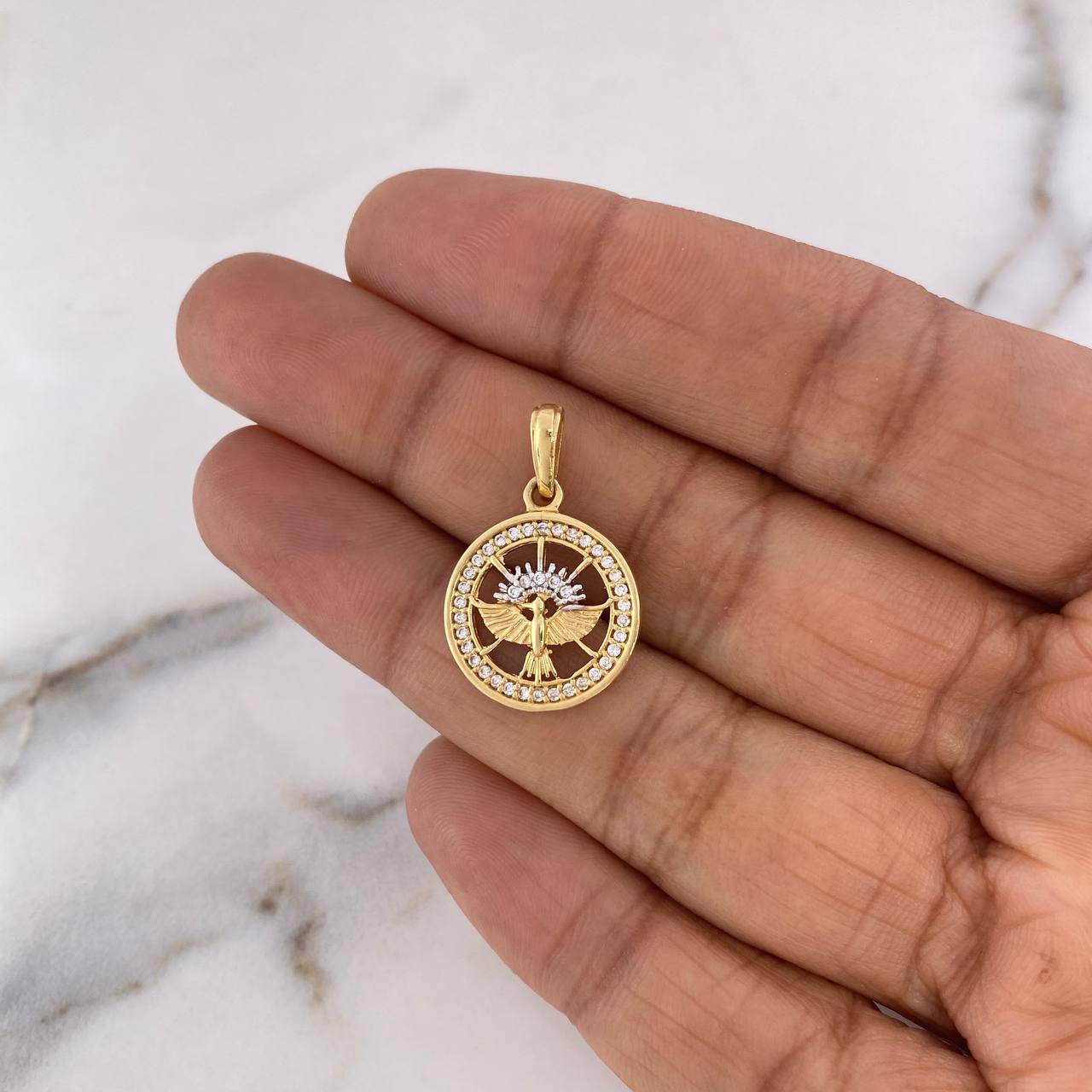 Dije Colibri 2.2gr / 2.4cm / Circones Blancos Dos Oros Amarillo Blanco 18K $