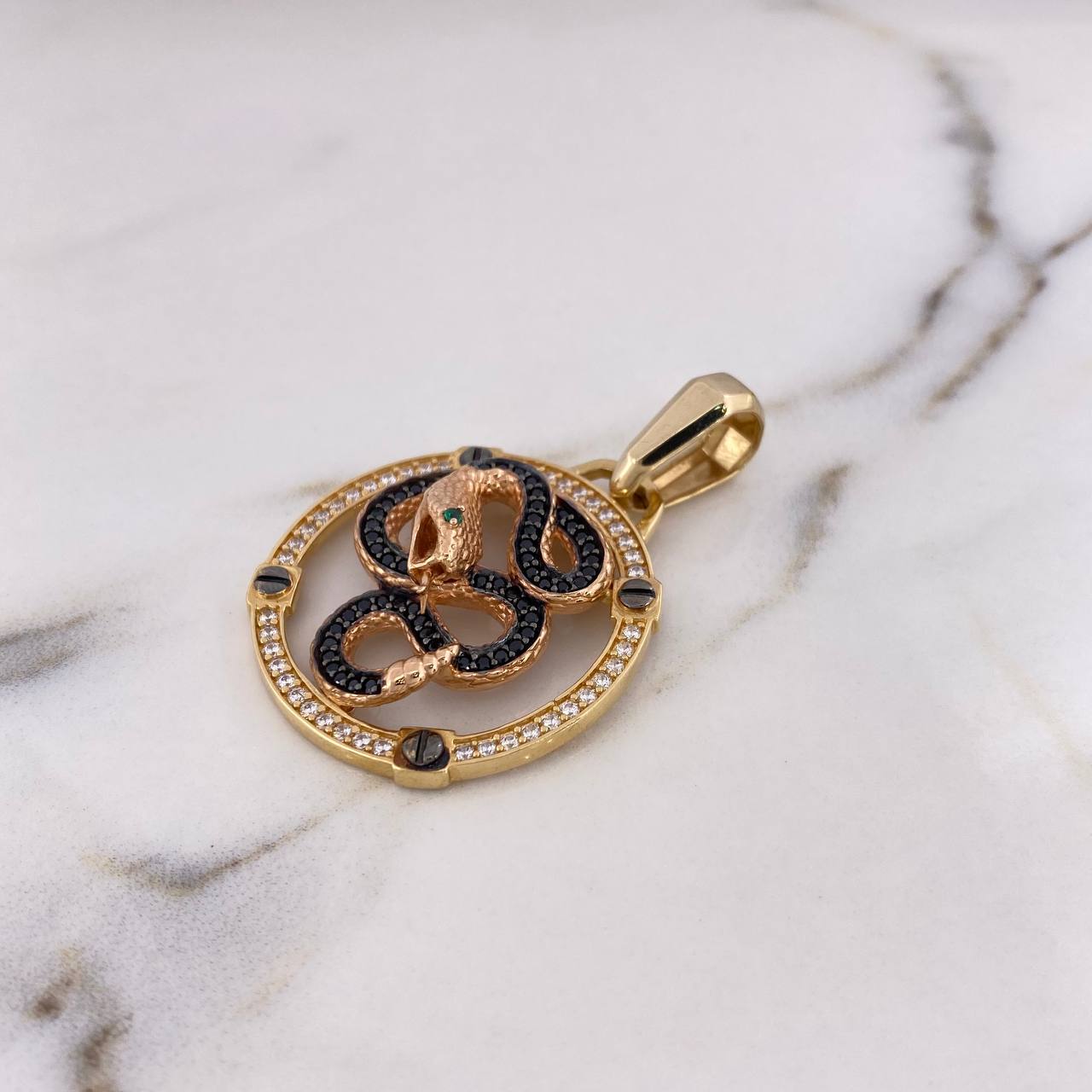 Dije Serpiente Cascabel 14.7gr / 4.8cm / Circcones Blancos-Negros-Verdes Dos Oros Amarillo Rosa 18K $