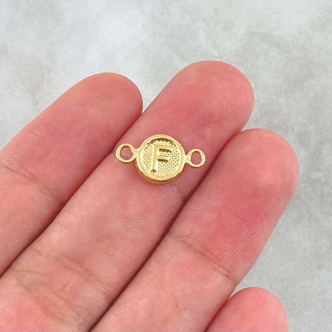 Herraje Letra F 0.6gr / 1cm / Oro Amarillo 18K
