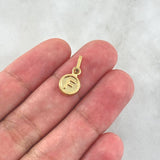 Dije Letra F 0.6gr / 1.5cm / Circulo Texturizado Rayado Oro Amarillo 18K