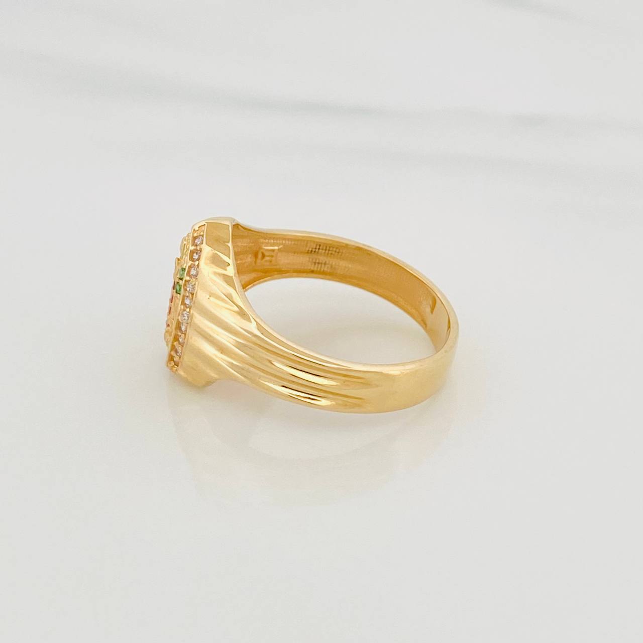 Anillo Virgen de Guadalupe 3.9g / T7 3/4 Oro Amarillo 18K