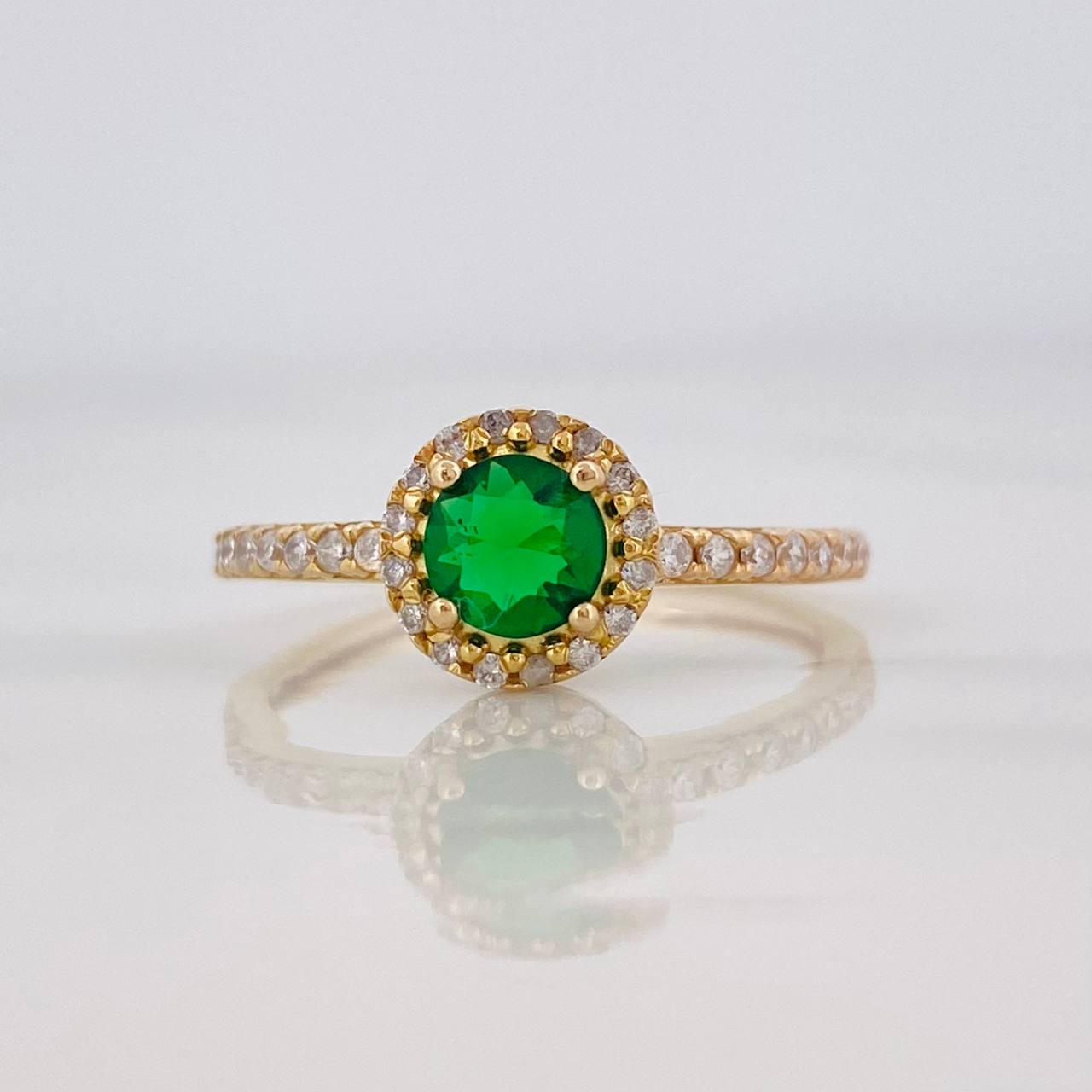 Anillo Solitario Halo 2.3g / T7 Oro Amarillo 18K