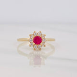 Anillo Halo Flor 1.9g / T5 3/4 Oro Amarillo 18K