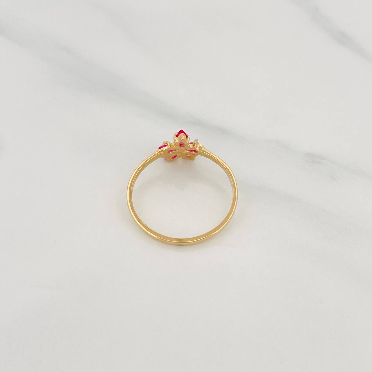 Anillo Flor 1.45g / T7 1/2 Oro Amarillo 18K