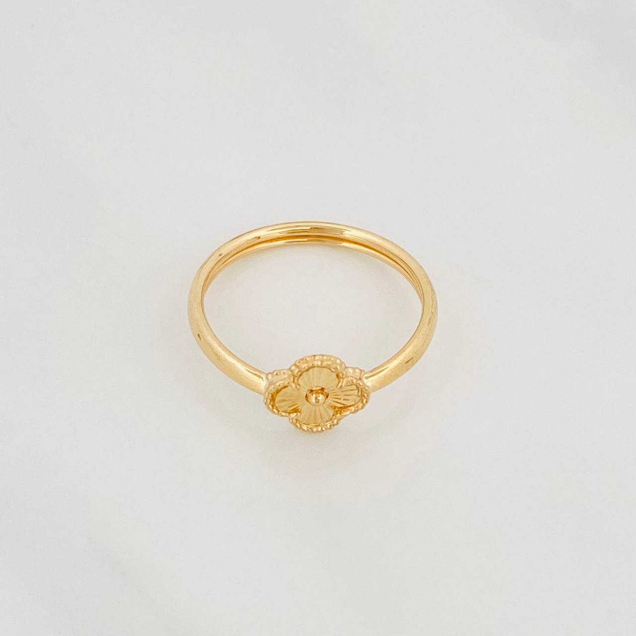 Anillo Trebol Diamantado 0.9g / T5 1/2 Oro Amarillo 18K