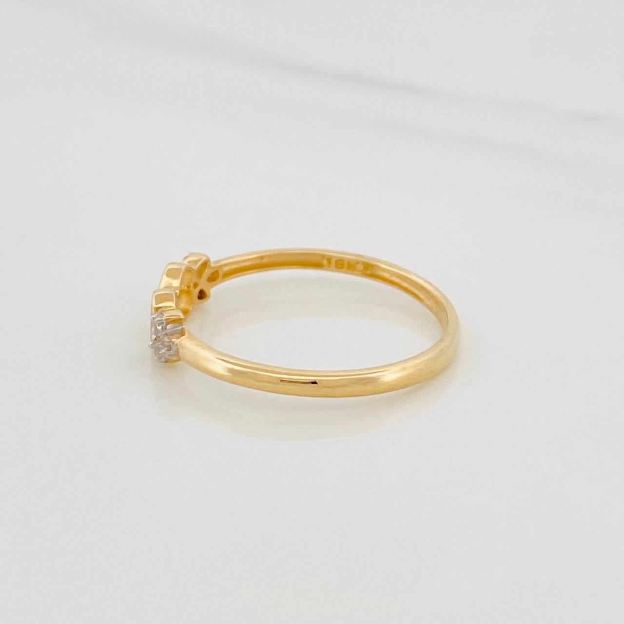 Anillo Moño 1.45g / T7 1/2 Oro Amarillo 18K
