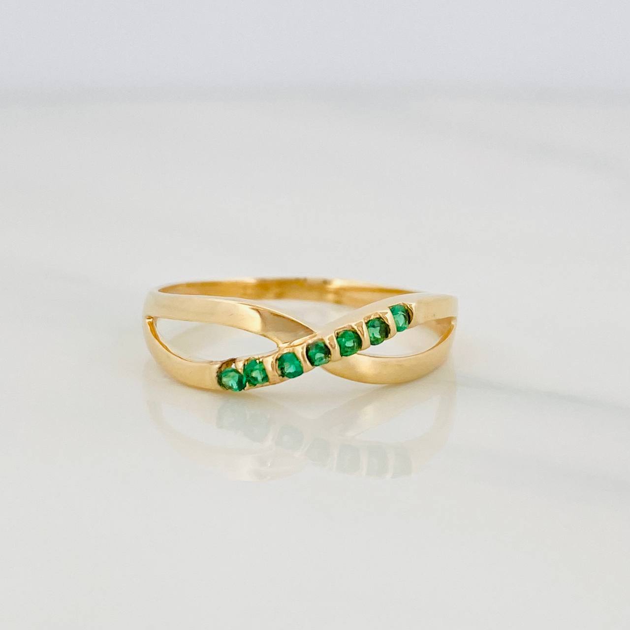 Anillo Infinito 1.65g / T6 1/2 Oro Amarillo 18K