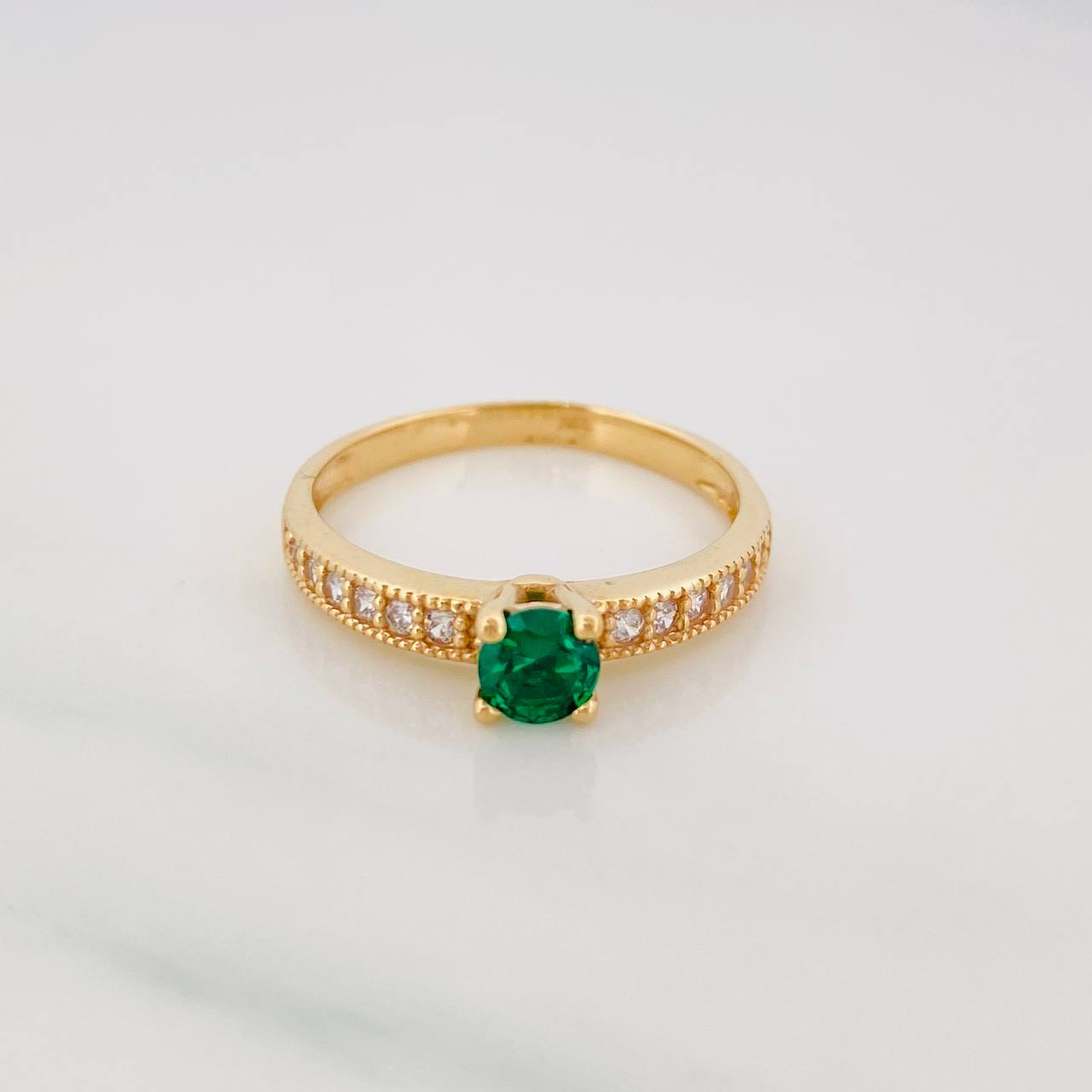 Anillo Solitario Churumbela 2.35g / T7 Oro Amarillo 18K