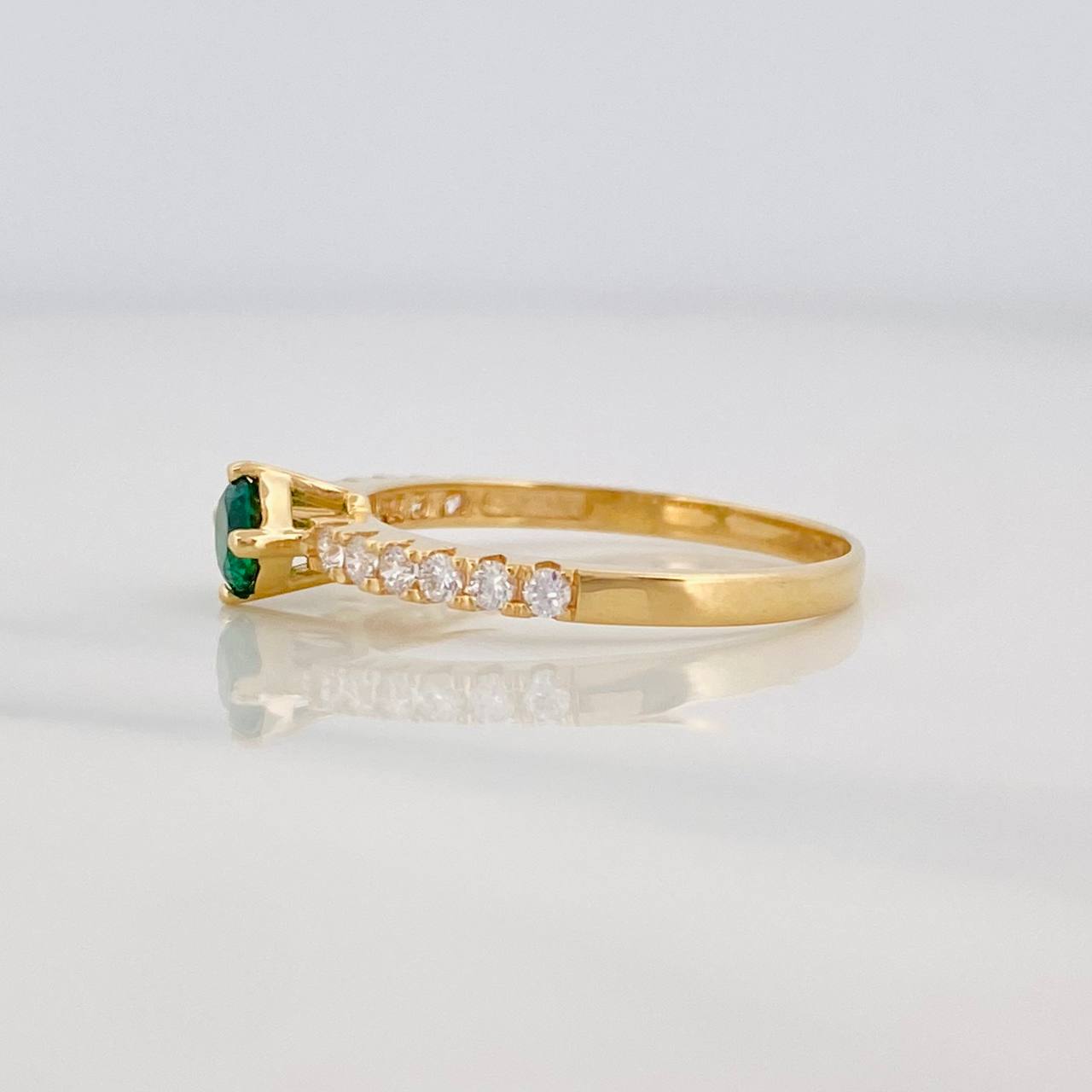 Anillo Solitario Churumbela 2.1g / T8 1/2 Oro Amarillo 18K