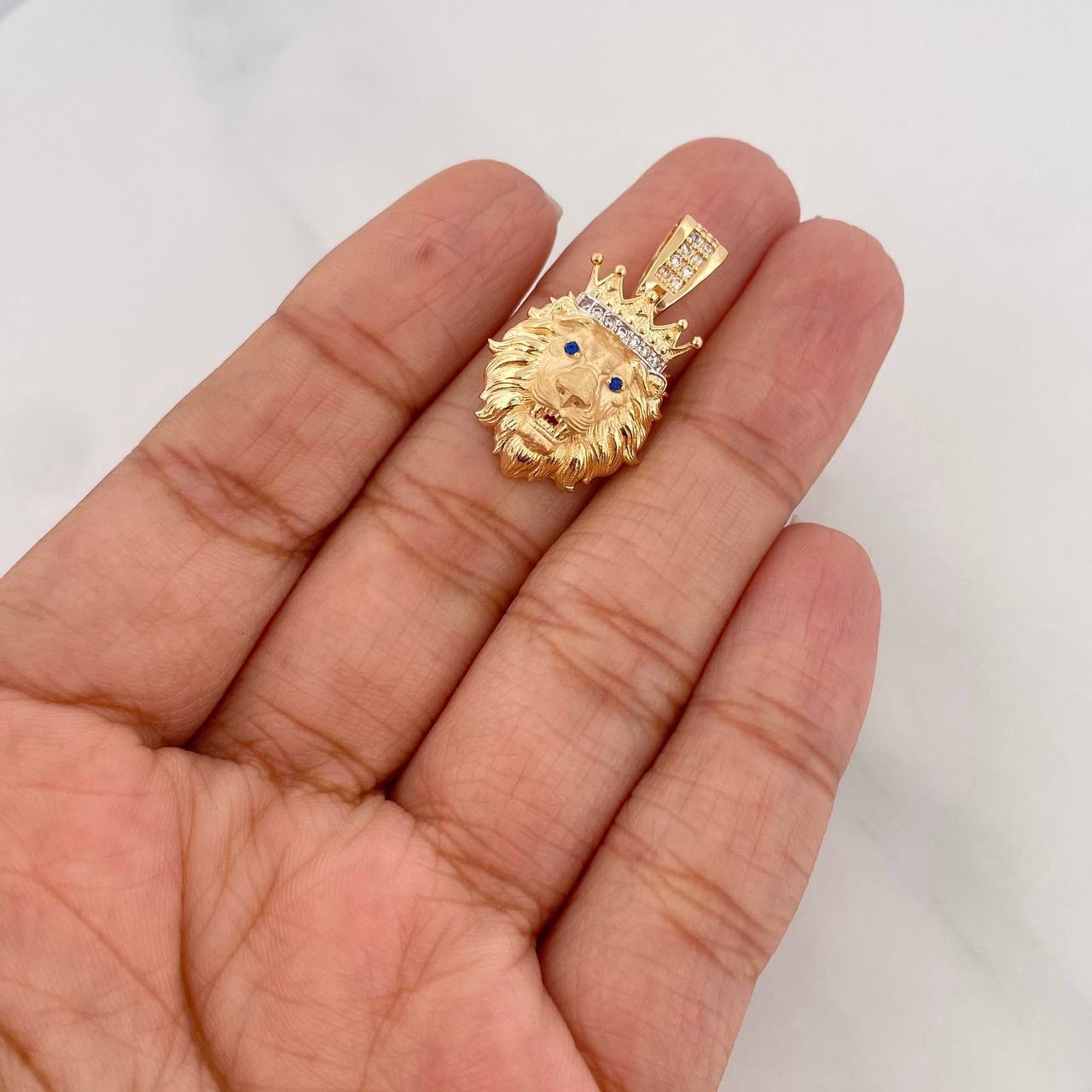 Dije Leon 3.8g / 2.6cm Dos Oros Amarillo Blanco 18K