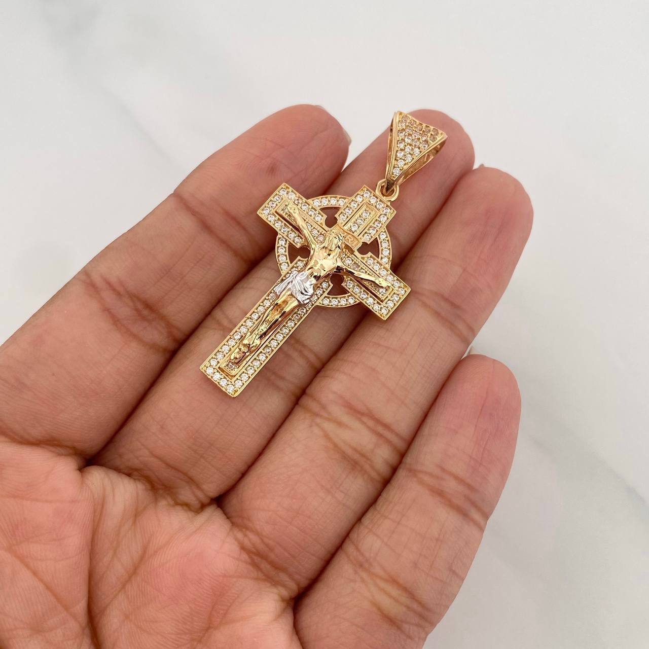 Dije Cruz Cristo 6.75g / 4.5cm Dos Oros Amarillo Blanco 18K