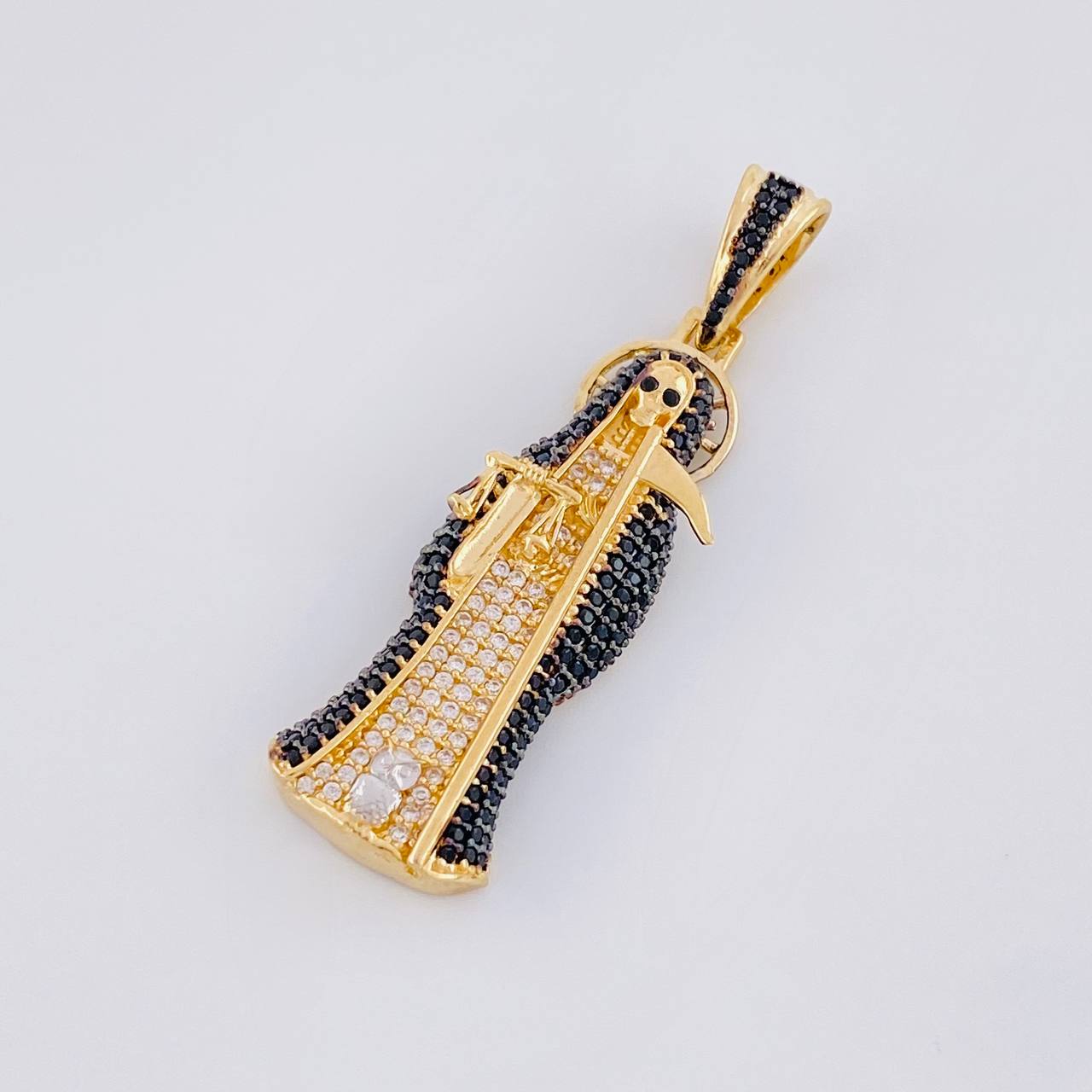 Dije Santa Muerte 7.45g / 4.6cm Dos Oros Negro Amarillo 18K
