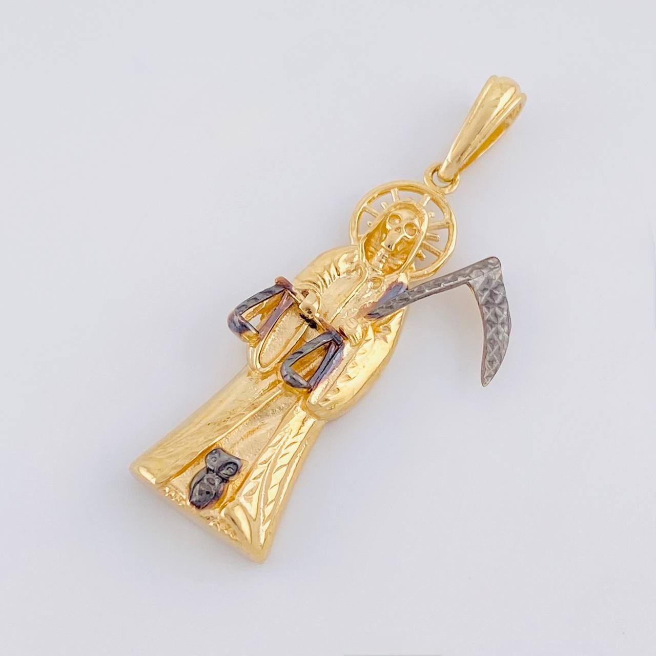 Dije Santa Muerte 5.8g / 4.5cm Dos Oros Negro Amarillo 18K