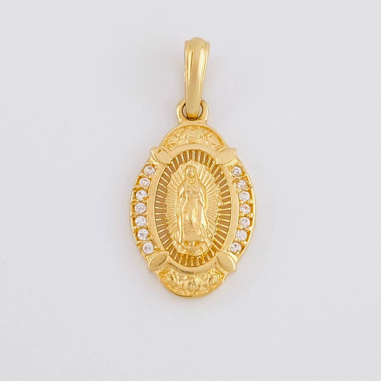 Dije Virgen de Guadalupe Ovalada 1.9g / 2.4cm Oro Amarillo 18K